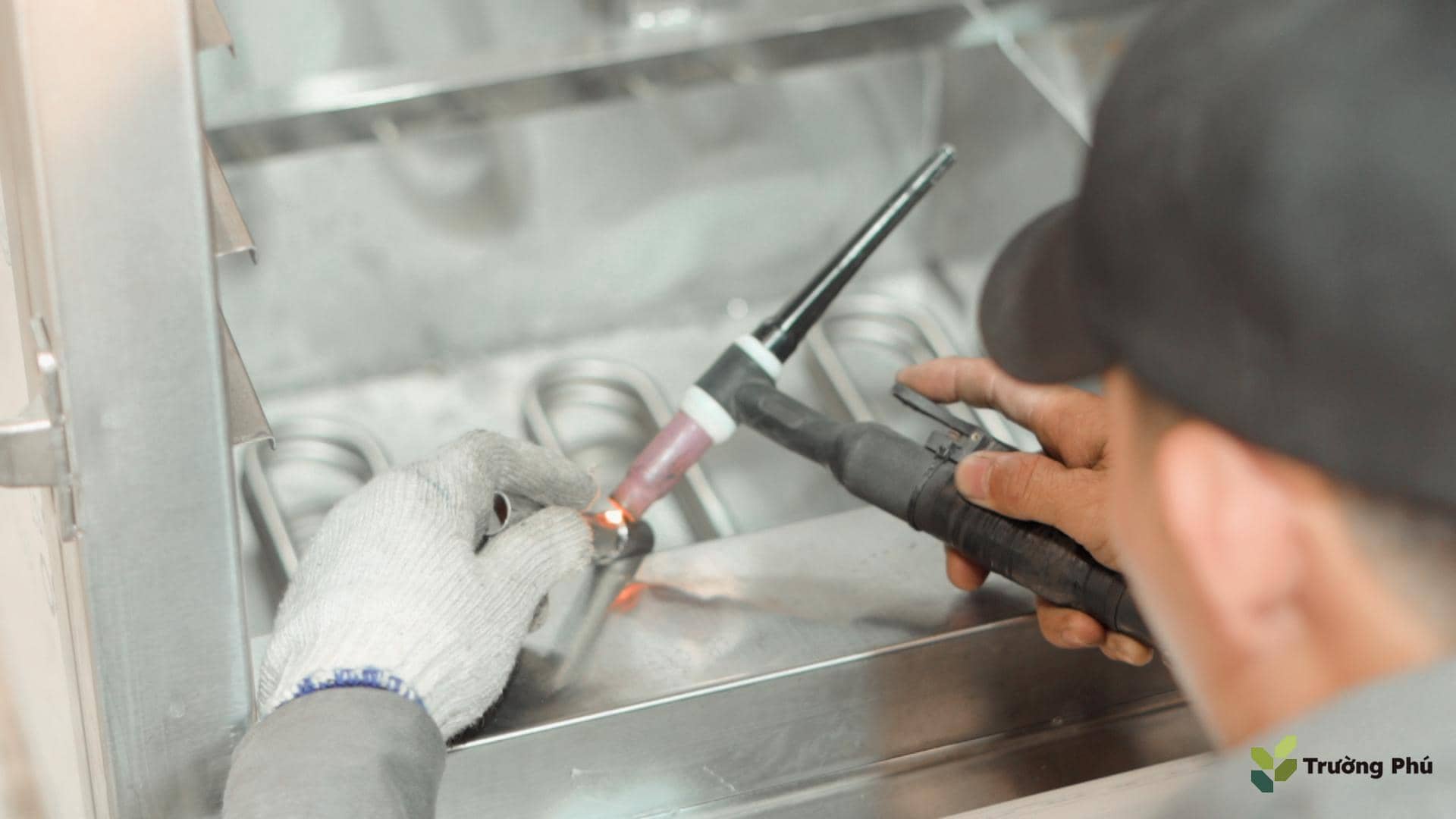 Gia công hàn tại Trường Phú