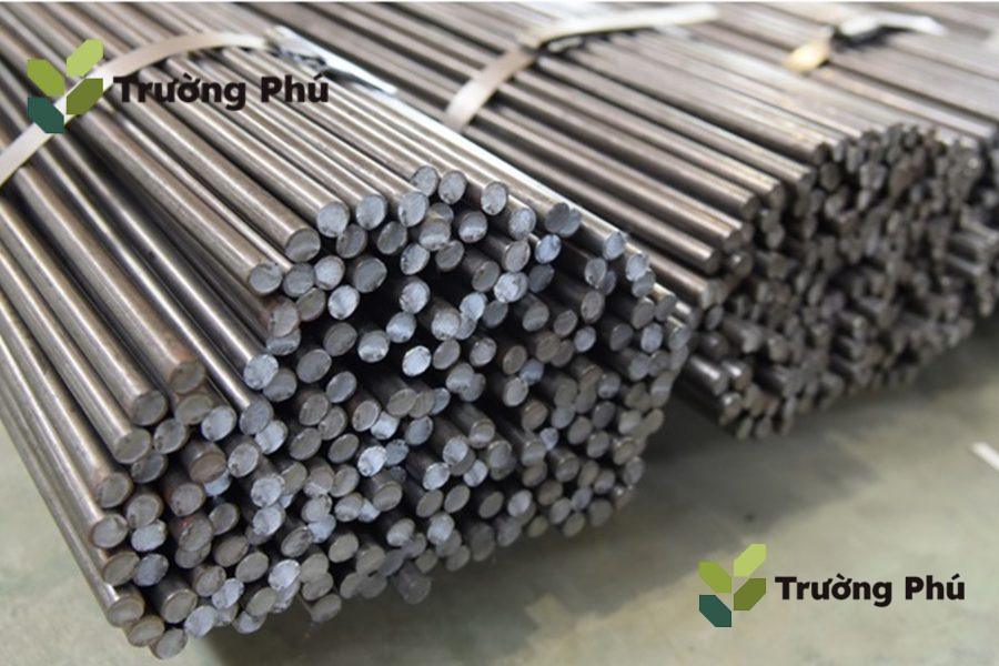 Vật liệu jig phổ biến gồm thép, inox và nhôm tùy theo độ bền và mục đích sử dụng.